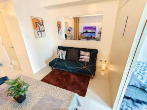 Staycation in Quezon City With Balcony